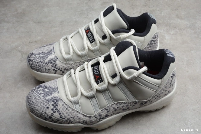 Air 11 Low Bone Snake SE Jordan CD6846-002 Light 0525